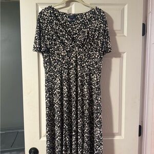 Chaps Black and White Ruched Midi Sundress